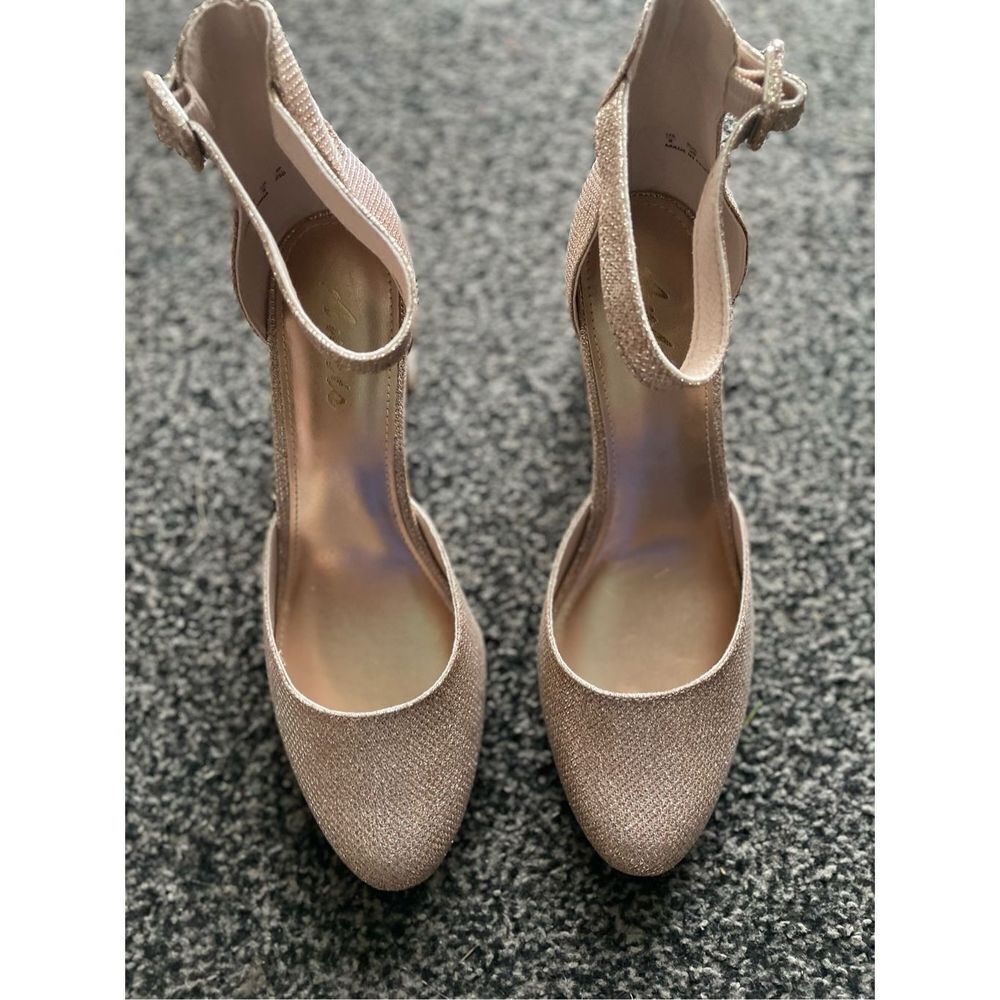 Ankis Sparkling Ankle-Strap Block Heel Sandals - Champagne - Picture 4 of 10